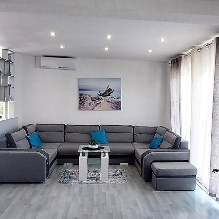 Luna Apartments Baška Voda エクステリア 写真