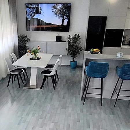 Luna Apartments Baška Voda エクステリア 写真